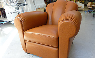 Auftrag: durchgesessener Vintagesessel Sitz, Armlehnen und Rckenpolster aufpolstern und mit hochwertigem, natrlichem Leder neu beziehen  